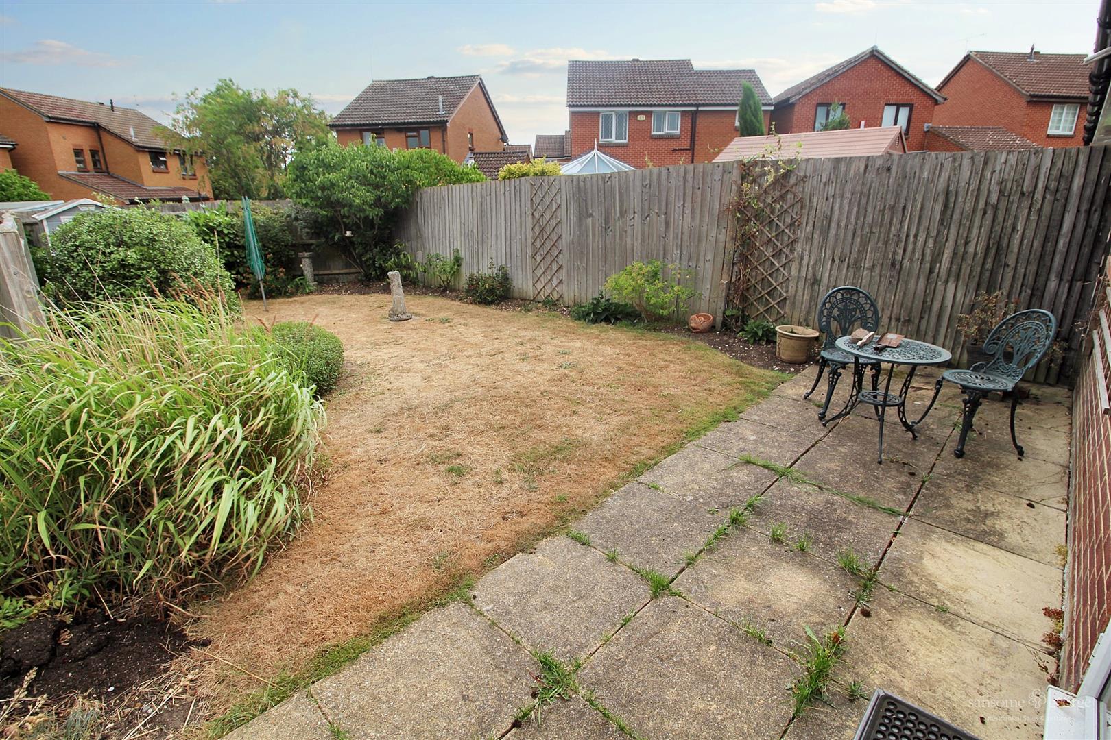 Condor Close, Tilehurst, Reading